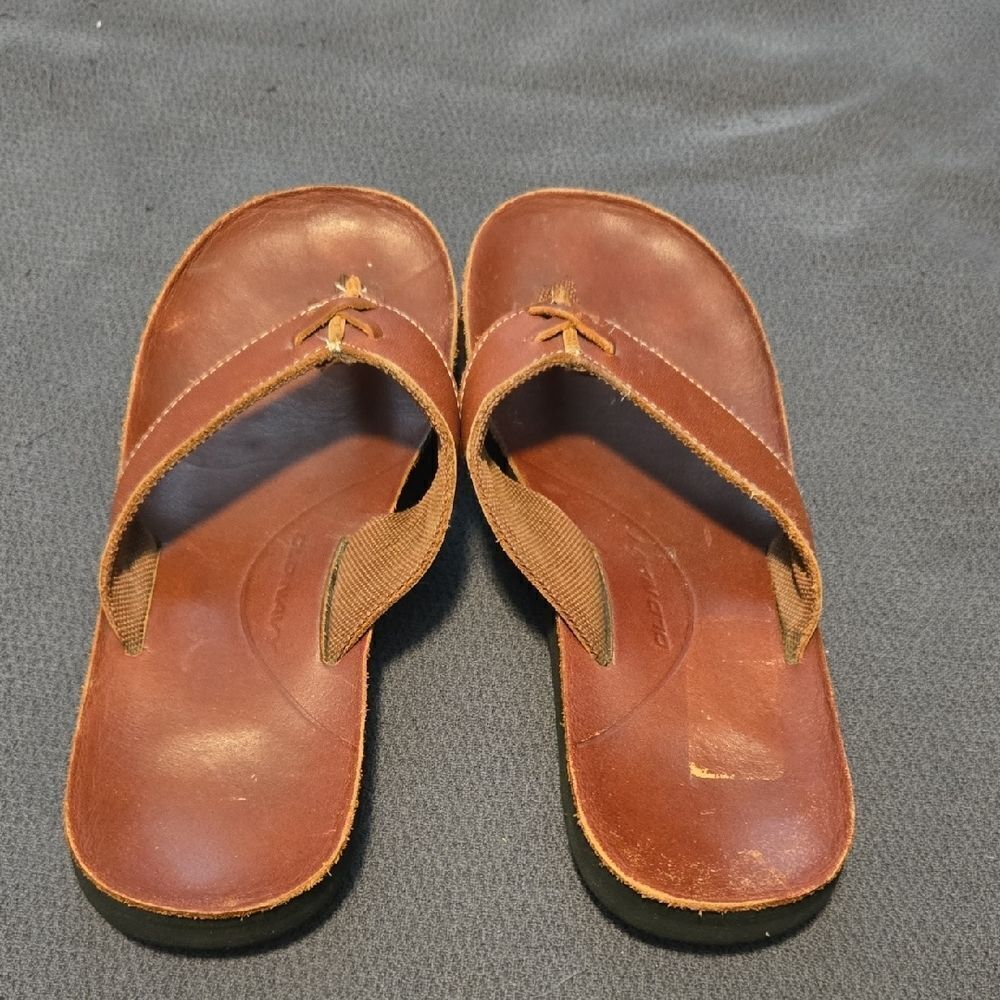 Old Navy Brown Leather Sandals Classic Thong Design - Picture 5 of 6